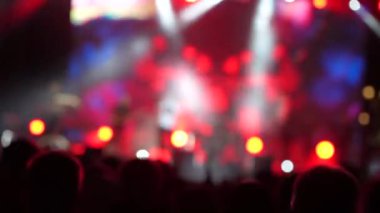 Konser salonu, konser ışıkları, seyirci stadyumu modern disko ışığı. Kalabalık Olay