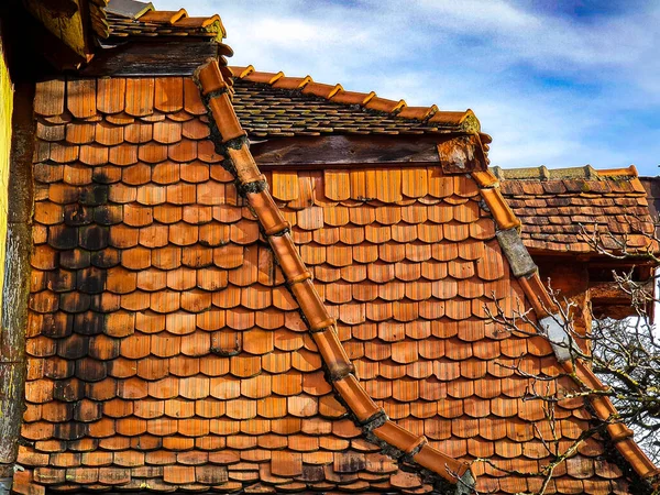 スペインの赤い瓦の屋根 タイルの行のパターン 自由空間 高品質の写真 — ストック写真
