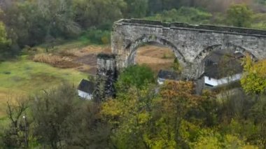 Ukrayna eski Avusturya taş demiryolu köprü viyadük.