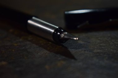 Toma makro de pluma para escribir