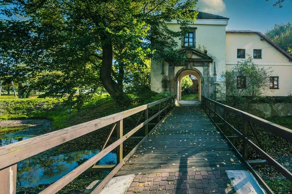 Een Historisch Kasteel Het Centrum Van Polen Het Dorp Modliszewice — Stockfoto