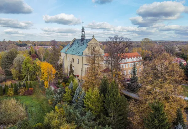 Complejo Monasterio Reformado Hoy Salesianos Lutomersk Polonia — Foto de Stock
