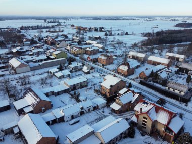 Orta Polonya 'da kış havası, hüzünlü ve nostaljik bir manzara.. 