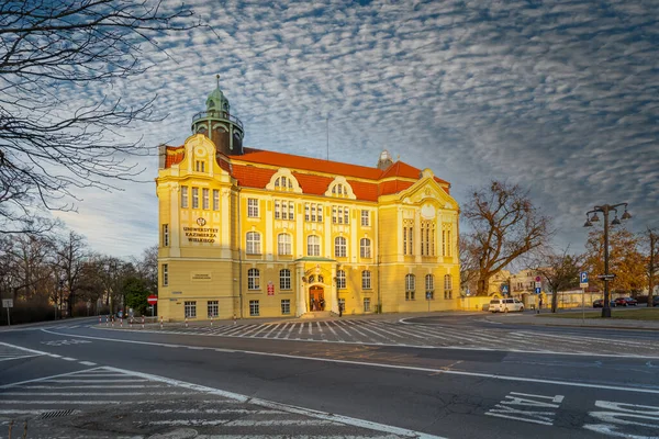 Πανεπιστημιακό Κτίριο Στην Πόλη Bydgoszcz Πολωνία — Φωτογραφία Αρχείου