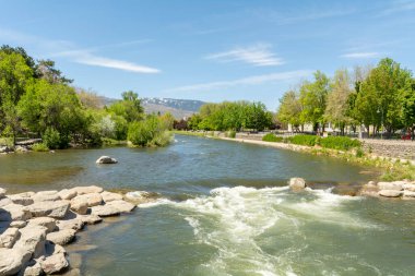 Reno, ABD 'nin Nevada eyaletinin Truckee Nehri üzerindeki Washoe County' nin başkentidir..