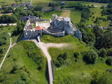 Polonya, Rabsztyn 'deki Kale Harabeleri.