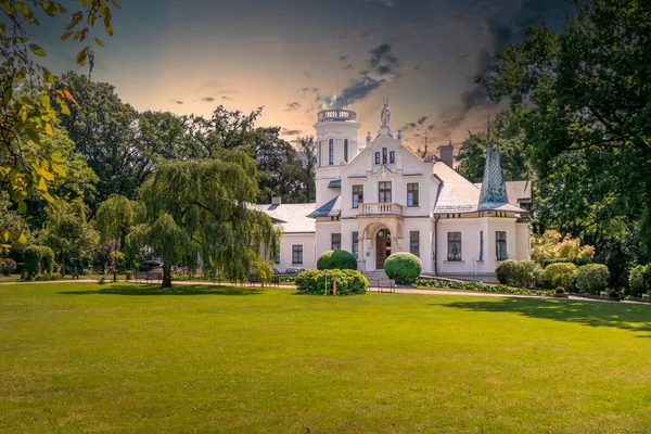 Manor House Park Village Oglegorek Poland — стоковое фото