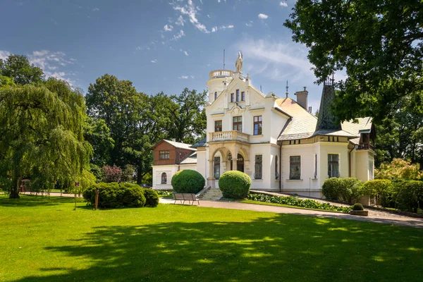 Manor House Park Village Oblegorek Poland — ストック写真