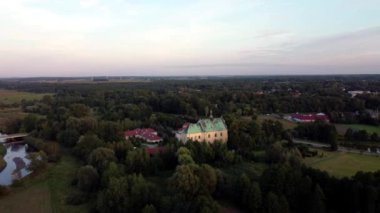 Lutomiersk, Polonya 'daki Tarihi Satış Manastırı.