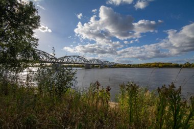 Grudziadz şehri - Polonya 'nın en uzun yol ve demiryolu köprüsü..