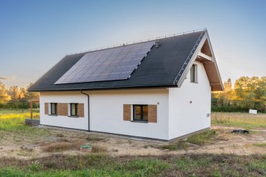 Tek aile evi. İnşaatın son aşaması..