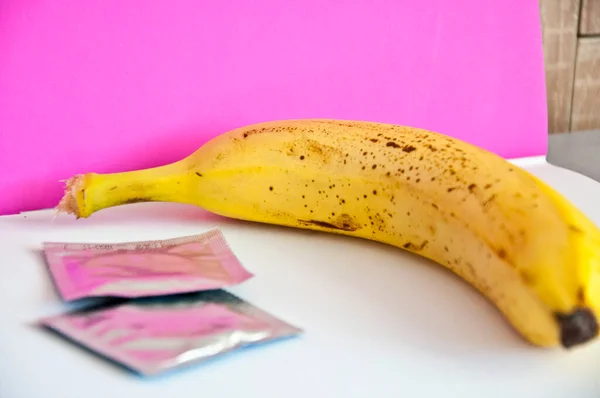 Muz Prezervatif Ereksiyon Sembolü Seks Oyunları — Stok fotoğraf