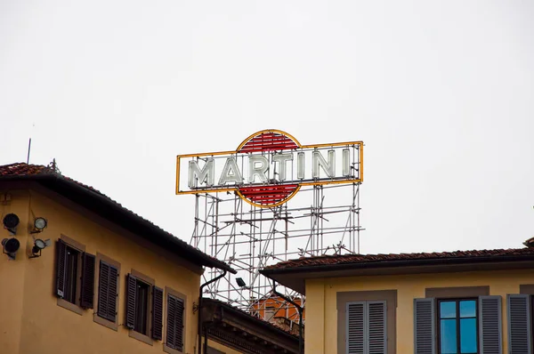 Florence Italy May 2018 Martini Advertising Sign Scaffold House Roof — Fotografia de Stock