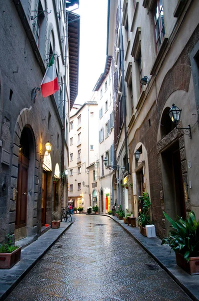 Florence Italy May 2018 Narrow Street Medieval Architecture Historic City — Stock Photo, Image
