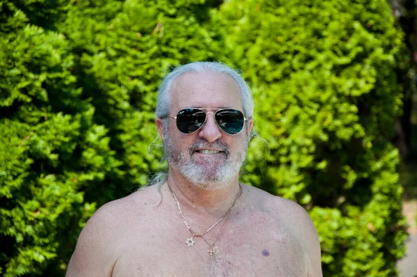 Glad Man Sommarsolglasögon Sommarsemester Och Pensionering Sommarsemester — Stockfoto