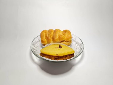 Lumpur ve Profiterollerden oluşan Endonezya pazarı atıştırmalıkları