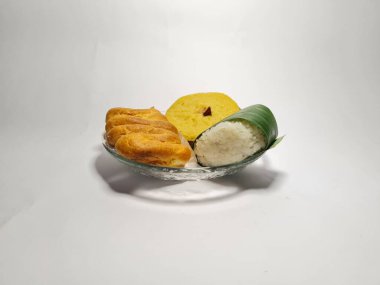 Lemper, Lumpur ve Profiterollerden oluşan Endonezya pazarı atıştırmalıkları