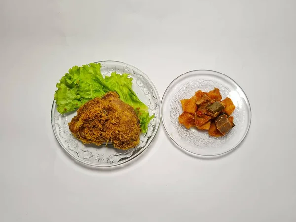Smażony Kurczak Zielonymi Warzywami — Zdjęcie stockowe
