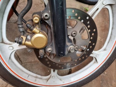 Motosiklet ön fren çeliği diski görüntülü fotoğraf