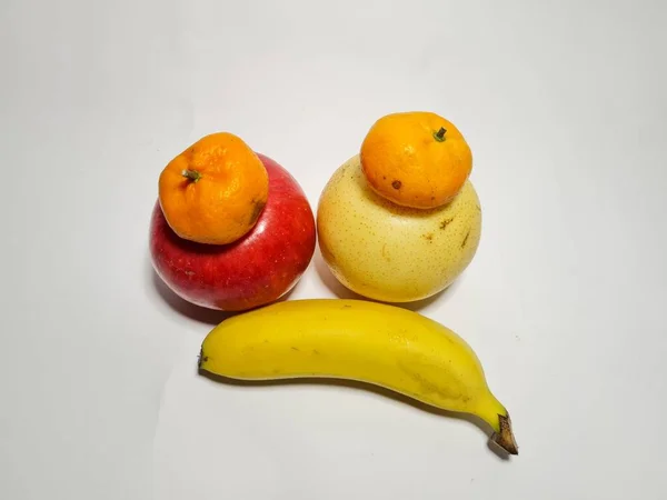 Eine Sammlung Von Früchten Auf Weißem Hintergrund — Stockfoto