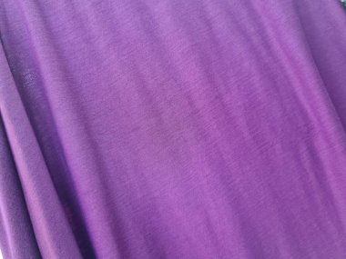 Soyut arkaplan mor kumaş siluet oluşturma içeriyor