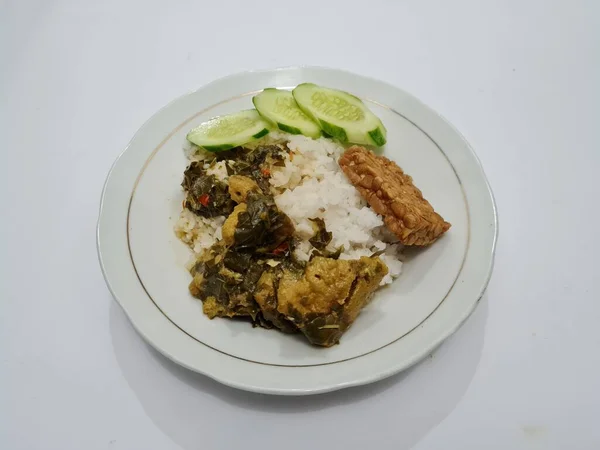 Arroz Blanco Con Guarnición Tofu Rodajas Rodajas Cubierto Con Rodajas —  Fotos de Stock