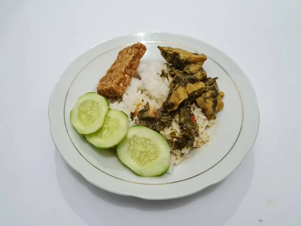 Witte Rijst Met Een Bijgerecht Van Tofu Gesneden Gesneden Belegd — Stockfoto