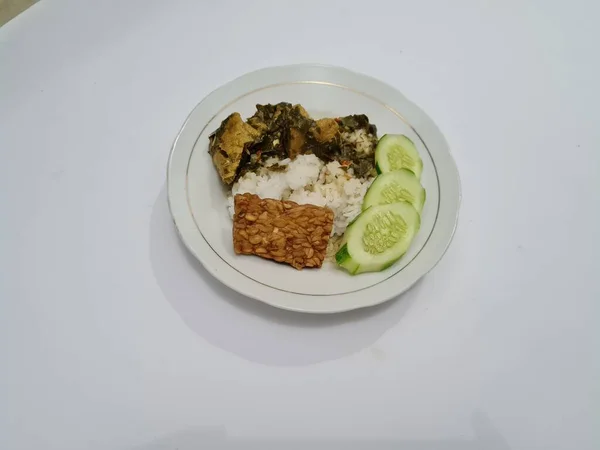 Weißer Reis Mit Einer Beilage Tofu Scheiben Geschnitten Garniert Mit — Stockfoto