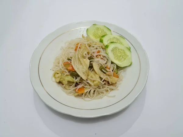 Vermicelli Blanco Cocido Más Zanahorias Rodajas Verduras Mostaza Cubierto Con —  Fotos de Stock