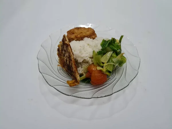 Cuisine Indonésienne Savoir Riz Blanc Aux Légumes Clairs Tofu Frit — Photo
