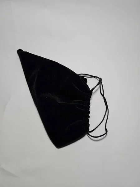 Μαύρη Υφασμάτινη Σακούλα Απομονωμένη Λευκό — Φωτογραφία Αρχείου