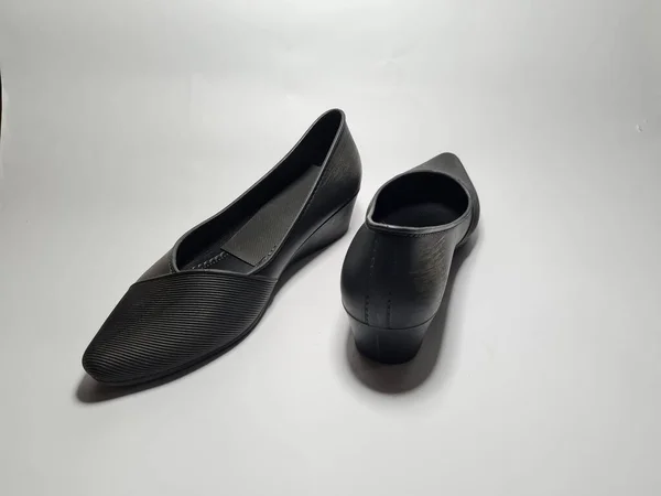 Schwarze Frauenschuhe Isoliert Auf Weißem Grund — Stockfoto