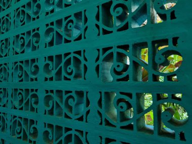 Süs arkaplanı mavi boyayla inşa ediliyor