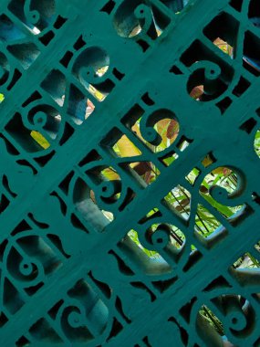 Süs arkaplanı mavi boyayla inşa ediliyor