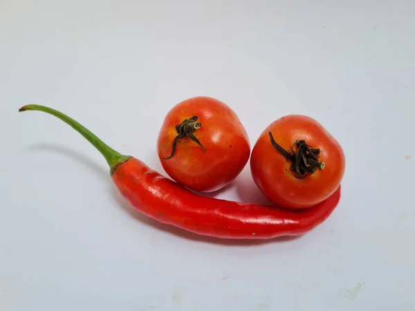 Große Rote Chilischoten Mit Grünen Griffen Und Große Rote Chilischoten — Stockfoto