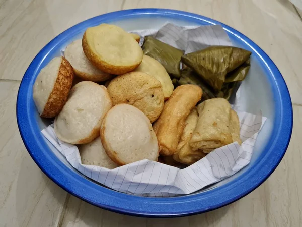 Snacks Indonesia Mud Cakes Apem Cakes Chicken Filled Risoles Mendut — стоковое фото