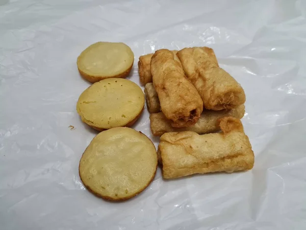 Snacks Indonésie Sont Des Gâteaux Boue Risoles Remplis Poulet — Photo