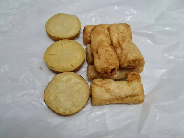 Snack Dall Indonesia Sono Torte Fango Risoles Pieni Pollo — Foto Stock