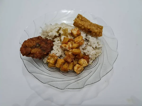 Dish Indonesia Contains White Rice Fried Tempeh Fried Corn Omelet —  Fotos de Stock