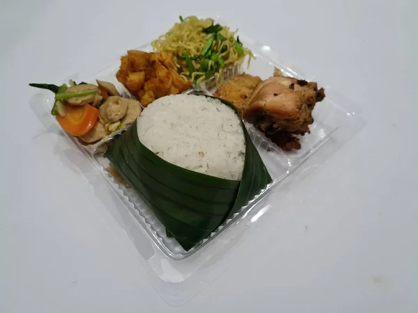 Dish Indonesia Contains White Rice Fried Noodles Fried Chili Sauce — Fotografia de Stock