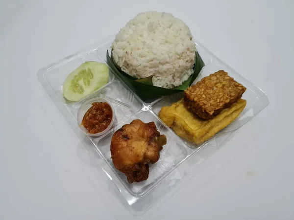 Indonéziai Étel Amely Fehér Rizst Sült Tempeh Sült Tofut Sült — Stock Fotó