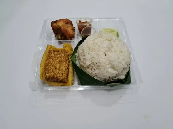 Dish Indonesia Which Contains White Rice Fried Tempeh Fried Tofu — Fotografie, imagine de stoc