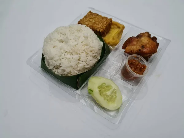 Rätt Från Indonesien Som Innehåller Vitt Ris Stekt Tempeh Stekt — Stockfoto