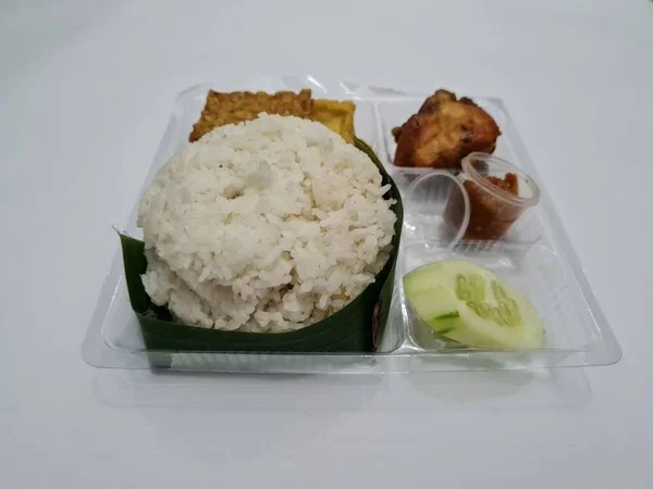 Endonezya Dan Bir Yemek Içinde Beyaz Pirinç Kızarmış Tempeh Kızarmış — Stok fotoğraf