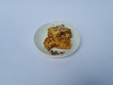 Soya fasulyesi ve buğday unundan yapılmış kızarmış atıştırmalıklar.