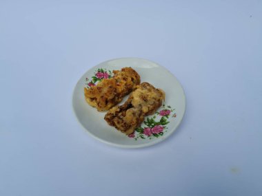 Soya fasulyesi ve buğday unundan yapılmış kızarmış atıştırmalıklar.