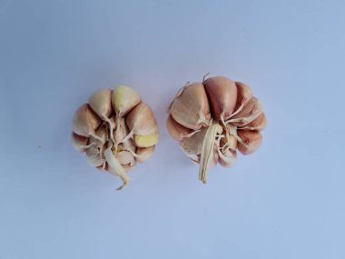 Mutfakta baharat pişirmek ahşap üzerinde sarımsak