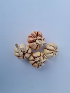 Mutfakta baharat pişirmek ahşap üzerinde sarımsak