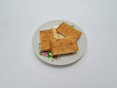 Un ve çikolata tadı olan diğer malzemelerden yapılan abur cuburlara bisküvi denir.