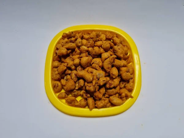 Brown Fried Peanuts Savory Taste Yellow Container — Fotografia de Stock